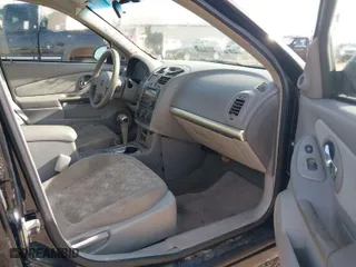 2004 Chevrolet Malibu LS with VIN 1G1ZT52824F214062, listed as a IAAI auction lot 41756855 with 265,737 mi miles. Bid and sale history available at carsss.com. Image 5.