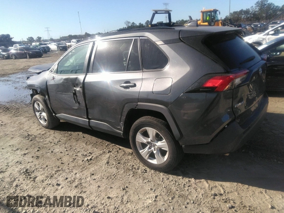 2021 Toyota RAV4 XLE with VIN 2T3W1RFV7MW114464, listed as a IAAI auction lot 40961039 with 41,922 mi miles. Bid and sale history available at carsss.com. Image 3.