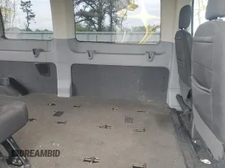 2018 Ford Transit Passenger XL z VIN 1FBAX2CM8JKA84136, wystawiony jako Copart lot #56223685 z przebiegiem 174 469 mil mil oraz Szkoda całkowita • Salvage title. Historia ofert i sprzedaży dostępna na DreamBid. Obrazek 11.