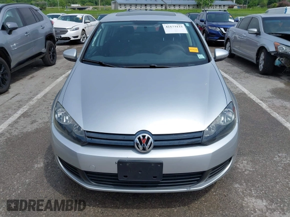 2013 Volkswagen Golf w/Conv & Sunroof с VIN WVWDB7AJ0DW138541, выставлен на аукционе IAAI как лот 42173133 с пробегом 44 910 миль миль и . История ставок и продаж доступна на DreamBid. Изображение 13.