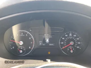 2019 Kia Sorento S with VIN 5XYPG4A50KG594548, listed as a Copart auction lot 84011434 with 98,444 mi miles and Salvage Title. Bid and sale history available at DreamBid. Image 9.