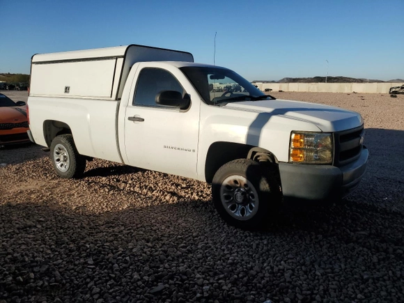 2007 Chevrolet Silverado 1500 Work Truck with VIN 1GCEC14C27Z519967, listed as a Copart auction lot 43185905 with 325,624 mi miles and Salvage Title. Bid and sale history available at carsss.com. Image 4.