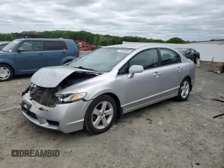 2010 Honda Civic LX-S z VIN 19XFA1F64AE033231, wystawiony jako Copart lot #57584005 z przebiegiem 166 646 mil mil oraz Czysty tytuł • Clean title. Historia ofert i sprzedaży dostępna na DreamBid. Obrazek 1.