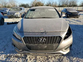 2017 Hyundai Sonata Hybrid SE with VIN KMHE24L39HA064181, listed as a Copart auction lot 82154673 with 84,134 mi miles. Bid and sale history available at carsss.com. Image 5.