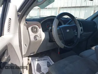 2004 Ford F-150 XL z VIN 1FTRF12W14NC26327, wystawiony jako IAAI lot #42020482 z przebiegiem 191 516 mil mil oraz . Historia ofert i sprzedaży dostępna na DreamBid. Obrazek 5.