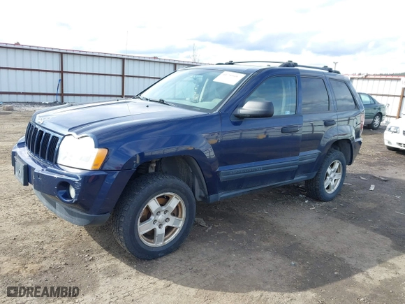 2005 Jeep Grand Cherokee Laredo with VIN 1J8GR48K45C534005, listed as a IAAI auction lot 41759692 with 211,566 mi miles. Bid and sale history available at carsss.com. Image 2.