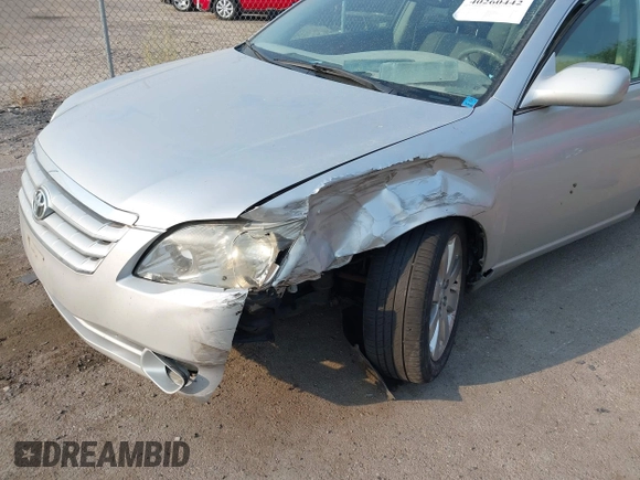 2006 Toyota Avalon XL with VIN 4T1BK36B86U078276, listed as a IAAI auction lot 40260442 with 136,502 mi miles. Bid and sale history available at carsss.com. Image 6.