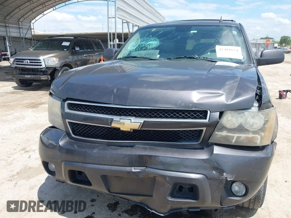 2011 Chevrolet Tahoe LT with VIN 1GNSCBE04BR205993, listed as a IAAI auction lot 42481654 with 272,265 mi miles and . Bid and sale history available at DreamBid. Image 6.