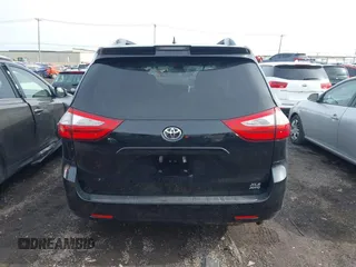 2018 Toyota Sienna XLE with VIN 5TDDZ3DC9JS190621, listed as a IAAI auction lot 41777729 with 96,089 mi miles. Bid and sale history available at carsss.com. Image 16.