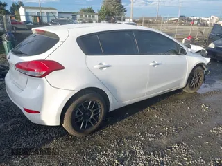 2018 Kia Forte5 LX with VIN KNAFK5A85J5772713, listed as a IAAI auction lot 41147063 with 119,726 mi miles. Bid and sale history available at carsss.com. Image 4.