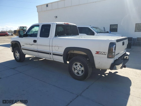 2002 Chevrolet Silverado 1500 LS with VIN 2GCEK19T721368721, listed as a Copart auction lot 50418495 with 133,418 mi miles and Salvage Title. Bid and sale history available at carsss.com. Image 2.