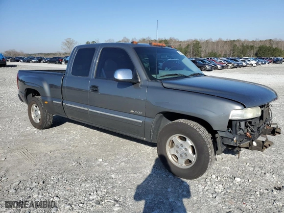 2002 Chevrolet Silverado 1500 LT with VIN 2GCEC19TX21376728, listed as a Copart auction lot 48773675 with 231,559 mi miles and Salvage Title. Bid and sale history available at carsss.com. Image 4.