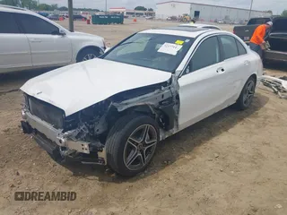 2019 Mercedes-Benz C 300 z VIN 55SWF8DB4KU282844, wystawiony jako IAAI lot #42177114 z przebiegiem 44 605 mil mil oraz . Historia ofert i sprzedaży dostępna na DreamBid. Obrazek 2.