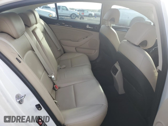 2014 Kia Cadenza Premium with VIN KNALN4D76E5135293, listed as a Copart auction lot 84682504 with 133,267 mi miles and Non Repairable. Bid and sale history available at carsss.com. Image 10.
