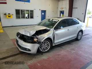 2011 Volkswagen Jetta SEL with VIN 3VWLZ7AJ5BM332905, listed as a Copart auction lot 61913255 with Not provided miles and Clean title. Bid and sale history available at DreamBid. Image 1.