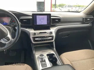 2022 Ford Explorer XLT z VIN 1FMSK7DH3NGB36208, wystawiony jako IAAI lot #42468431 z przebiegiem 51 513 mil mil oraz . Historia ofert i sprzedaży dostępna na DreamBid. Obrazek 19.