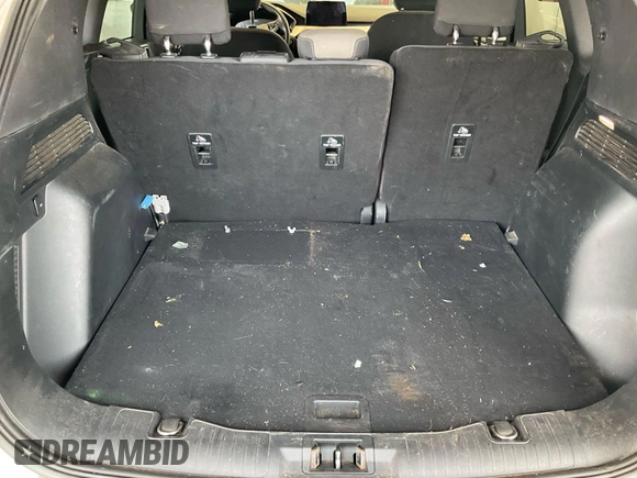 2020 Ford Escape SE z VIN 1FMCU0G62LUB45075, wystawiony jako IAAI lot #42743374 z przebiegiem 84 675 mil mil oraz . Historia ofert i sprzedaży dostępna na DreamBid. Obrazek 29.