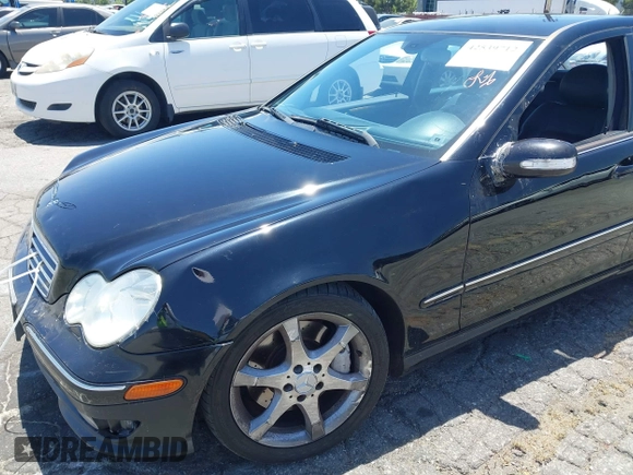 2007 Mercedes-Benz C 230 Sport z VIN WDBRF52HX7F888302, wystawiony jako IAAI lot #42539712 z przebiegiem 151 263 mil mil oraz . Historia ofert i sprzedaży dostępna na DreamBid. Obrazek 13.
