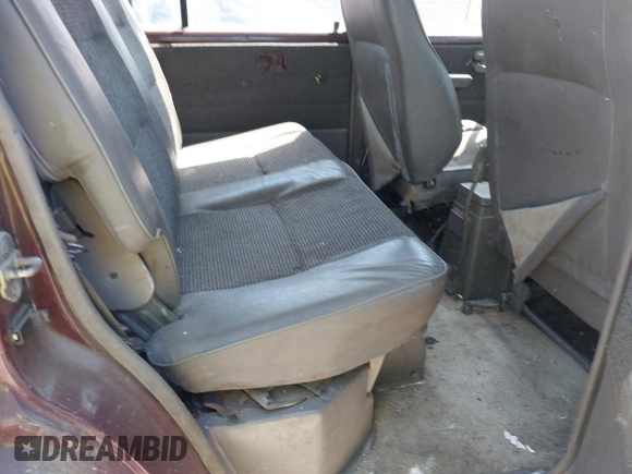 1991 Isuzu Trooper z VIN JACCH58R8M7904079, wystawiony jako IAAI lot #42303036 z przebiegiem 244 672 mil mil oraz . Historia ofert i sprzedaży dostępna na DreamBid. Obrazek 8.
