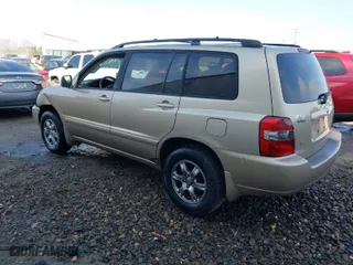 2006 Toyota Highlander w/3rd Row with VIN JTEDP21A960104281, listed as a IAAI auction lot 41809727 with 286,038 mi miles. Bid and sale history available at carsss.com. Image 3.