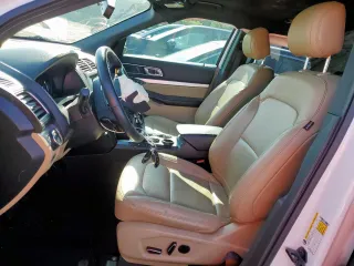2017 Ford Explorer XLT z VIN 1FM5K7D81HGA26890, wystawiony jako Copart lot #60531395 z przebiegiem 139 008 mil mil oraz Szkoda całkowita • Salvage title. Historia ofert i sprzedaży dostępna na DreamBid. Obrazek 7.