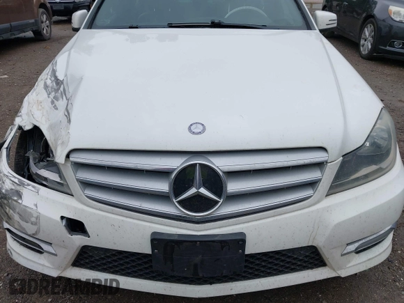 2013 Mercedes-Benz C 300 Sport с VIN WDDGF8AB3DA820171, выставлен на аукционе IAAI как лот 42329459 с пробегом 157 627 миль миль и . История ставок и продаж доступна на DreamBid. Изображение 12.