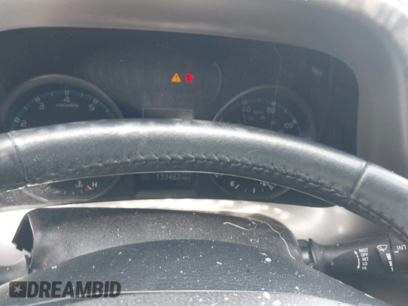 2018 Toyota RAV4 XLE z VIN 2T3WFREV8JW429188, wystawiony jako IAAI lot #42121963 z przebiegiem 133 462 mil mil oraz . Historia ofert i sprzedaży dostępna na DreamBid. Obrazek 7.