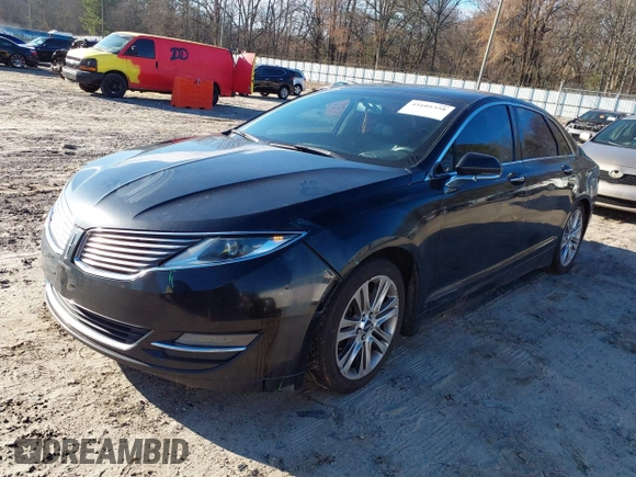 2014 Lincoln MKZ with VIN 3LN6L2GK4ER802736, listed as a IAAI auction lot 41601358 with 300,861 mi miles. Bid and sale history available at carsss.com. Image 2.