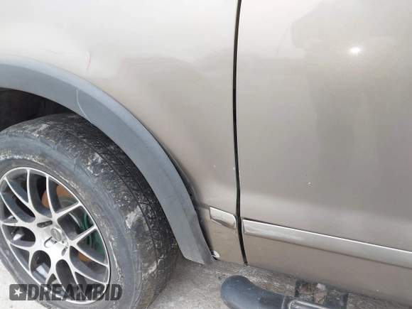 2003 Ford Explorer XLS z VIN 1FMZU72K03UA75695, wystawiony jako IAAI lot #41250087 z przebiegiem 134 795 mil mil oraz . Historia ofert i sprzedaży dostępna na DreamBid. Obrazek 6.