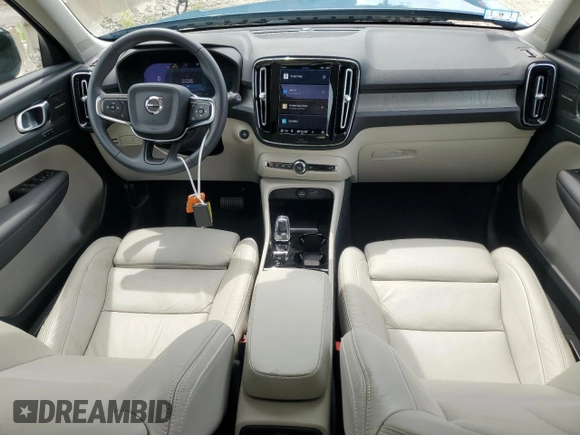2023 Volvo XC40 Ultimate Dark Theme z VIN YV4L12UX6P2087430, wystawiony jako Copart lot #62543495 z przebiegiem 1 960 mil mil oraz Szkoda całkowita • Salvage title. Historia ofert i sprzedaży dostępna na DreamBid. Obrazek 8.