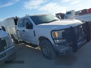2017 Ford Super Duty F-250 SRW XL with VIN 1FD7W2B63HEE48575, listed as a IAAI auction lot 41666801 with 113,346 mi miles. Bid and sale history available at carsss.com. Image 13.