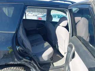 2006 Toyota RAV4 with VIN JTMZD33V065016103, listed as a IAAI auction lot 41619545 with 198,590 mi miles. Bid and sale history available at carsss.com. Image 8.