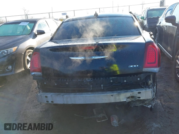 2019 Chrysler 300 with VIN 2C3CCABG6KH637059, listed as a IAAI auction lot 41631640 with 95,254 mi miles. Bid and sale history available at carsss.com. Image 17.