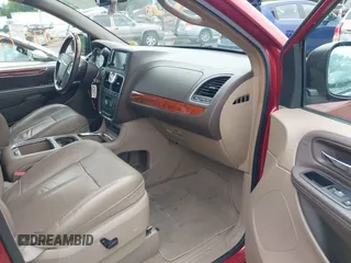 2013 Chrysler Town & Country Limited z VIN 2C4RC1GG0DR809789, wystawiony jako IAAI lot #42375930 z przebiegiem 102 545 mil mil oraz . Historia ofert i sprzedaży dostępna na DreamBid. Obrazek 5.