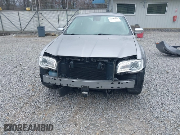 2018 Chrysler 300 Limited with VIN 2C3CCAKG3JH302274, listed as a IAAI auction lot 41802173 with 89,962 mi miles. Bid and sale history available at carsss.com. Image 6.