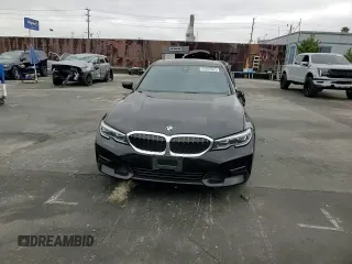 2020 BMW 3 Series 330i z VIN 3MW5R1J04L8B11688, wystawiony jako Copart lot #55355505 z przebiegiem 87 498 mil mil oraz Szkoda całkowita • Salvage title. Historia ofert i sprzedaży dostępna na DreamBid. Obrazek 13.