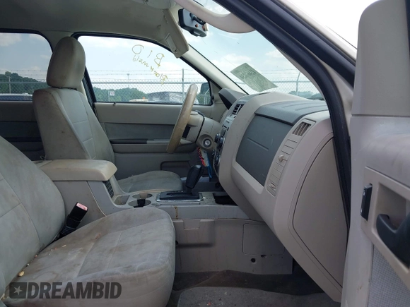 2010 Ford Escape XLT z VIN 1FMCU9D72AKC78719, wystawiony jako IAAI lot #42467034 z przebiegiem Nie podano mil oraz . Historia ofert i sprzedaży dostępna na DreamBid. Obrazek 5.