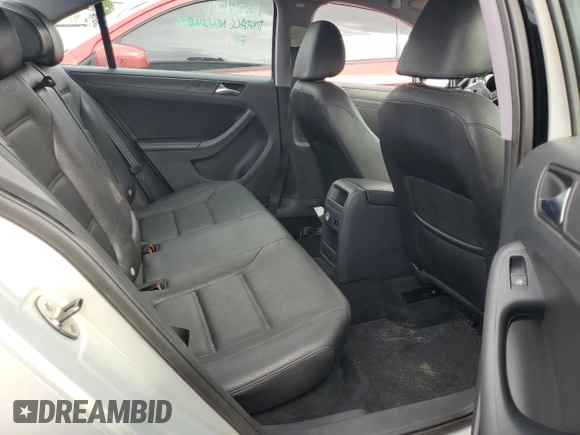 2011 Volkswagen Jetta SE z VIN 3VWDZ7AJXBM110445, wystawiony jako Copart lot #86899864 z przebiegiem Nie podano mil oraz Nie do naprawy • Non repairable. Historia ofert i sprzedaży dostępna na DreamBid. Obrazek 10.