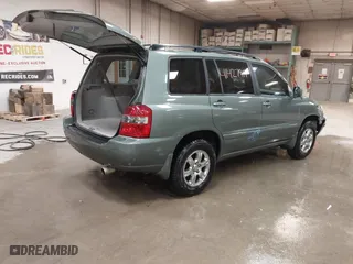 2006 Toyota Highlander w/3rd Row with VIN JTEEP21A760160417, listed as a IAAI auction lot 41427917 with 157,267 mi miles. Bid and sale history available at carsss.com. Image 4.
