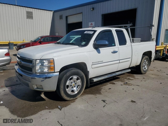 2013 Chevrolet Silverado 1500 LT with VIN 1GCRCSE00DZ172274, listed as a Copart auction lot 49833875 with 183,644 mi miles and Salvage Title. Bid and sale history available at carsss.com. Image 1.