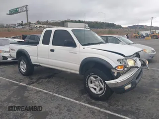 2001 Toyota Tacoma z VIN 5TEWN72N11Z820568, wystawiony jako IAAI lot #41820146 z przebiegiem 188 430 mil mil oraz . Historia ofert i sprzedaży dostępna na DreamBid. Obrazek 1.