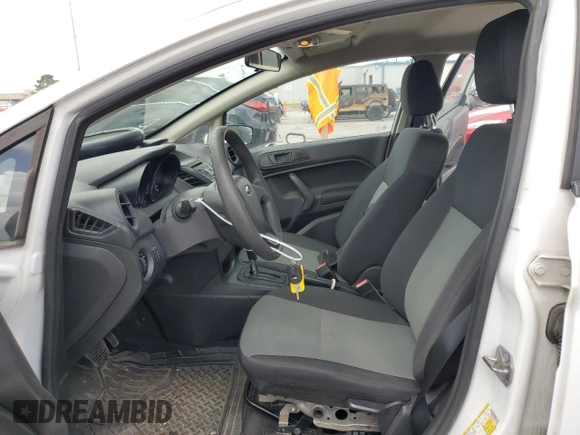 2018 Ford Fiesta S z VIN 3FADP4AJ8JM103604, wystawiony jako Copart lot #60531945 z przebiegiem 173 027 mil mil oraz Szkoda całkowita • Salvage title. Historia ofert i sprzedaży dostępna na DreamBid. Obrazek 7.