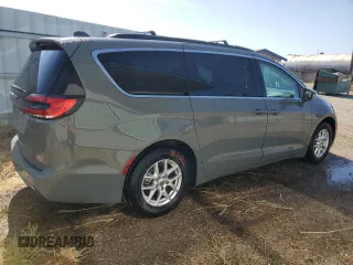 2022 Chrysler Pacifica Touring L z VIN 2C4RC1BG1NR132907, wystawiony jako Copart lot #60908105 z przebiegiem 60 495 mil mil oraz Czysty tytuł • Clean title. Historia ofert i sprzedaży dostępna na DreamBid. Obrazek 3.
