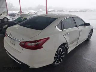 2018 Nissan Altima 2.5 S with VIN 1N4AL3AP6JC266508, listed as a IAAI auction lot 41458932 with 114,945 mi miles. Bid and sale history available at carsss.com. Image 17.