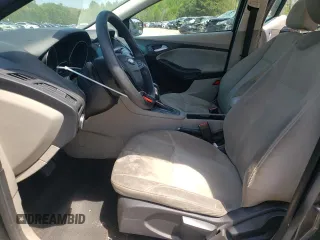 2016 Ford Focus SE z VIN 1FADP3F23GL355587, wystawiony jako Copart lot #53462345 z przebiegiem 101 628 mil mil oraz Szkoda całkowita • Salvage title. Historia ofert i sprzedaży dostępna na DreamBid. Obrazek 7.