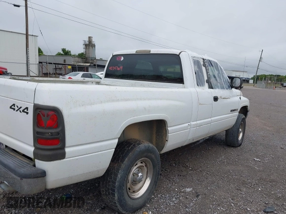 1999 Dodge 1500 z VIN 1B7HF13Y3XJ616238, wystawiony jako IAAI lot #42347619 z przebiegiem 225 237 mil mil oraz . Historia ofert i sprzedaży dostępna na DreamBid. Obrazek 4.