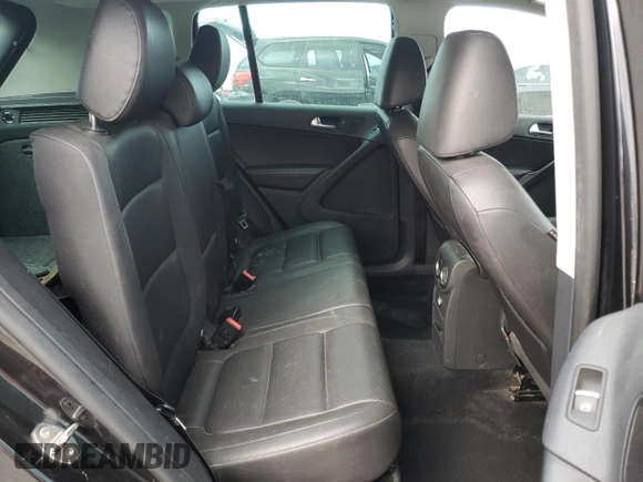 2012 Volkswagen Tiguan SE z VIN WVGAV7AXXCW531875, wystawiony jako Copart lot #82137824 z przebiegiem 147 210 mil mil oraz Tytuł czysty. Historia ofert i sprzedaży dostępna na DreamBid. Obrazek 12.