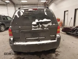2006 Ford Escape XLT with VIN 1FMYU03Z46KD45641, listed as a IAAI auction lot 41395071 with 120,052 mi miles. Bid and sale history available at carsss.com. Image 16.