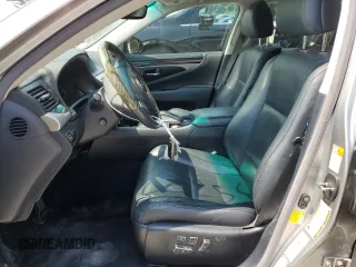 2017 Lexus LS 460 с VIN JTHCL5EFXH5028383, выставлен на аукционе Copart как лот 63322254 с пробегом 83 128 миль миль и Списание • Salvage title. История ставок и продаж доступна на DreamBid. Изображение 7.