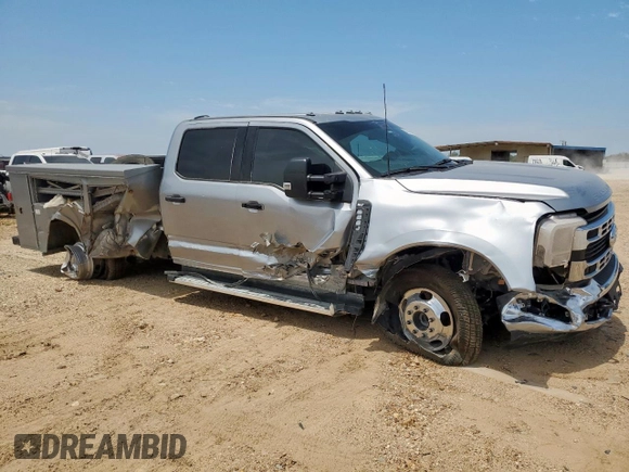 2023 Ford F-350 с VIN 1FT8W3DN5PEE00688, выставлен на аукционе Copart как лот 60504815 с пробегом 25 492 миль миль и Списание • Salvage title. История ставок и продаж доступна на DreamBid. Изображение 4.